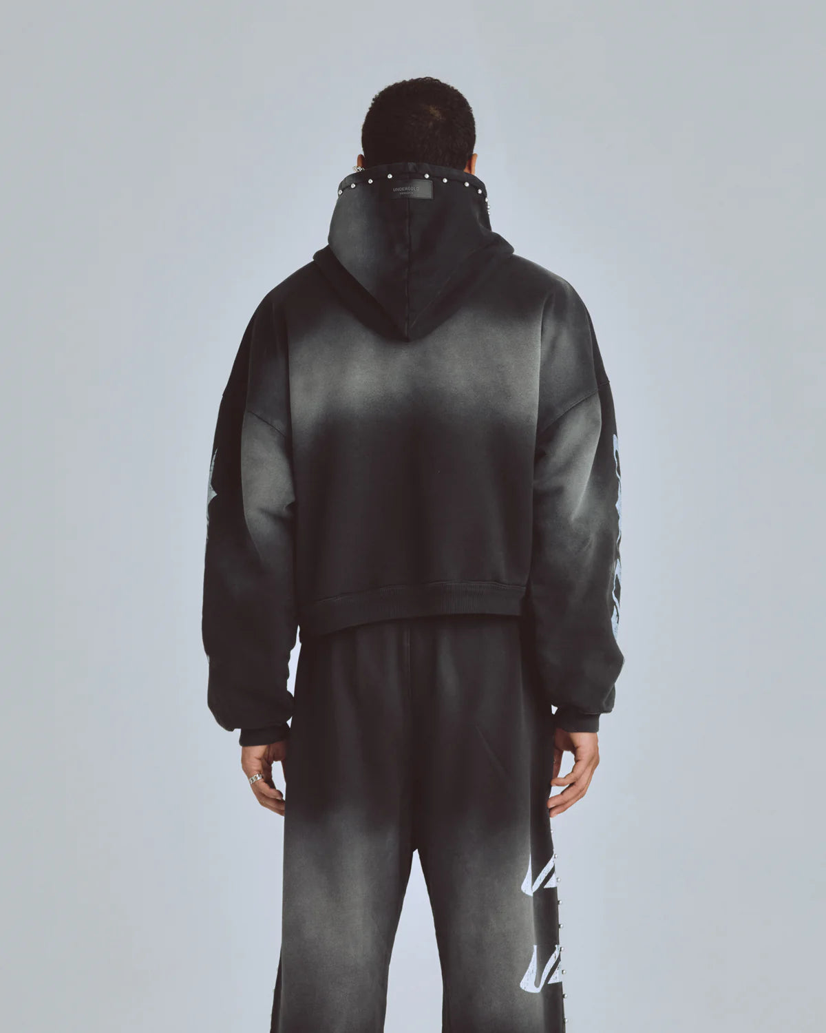AGNUS DEI U STAR BOXY FIT HOODIE SMOKEY BLACK