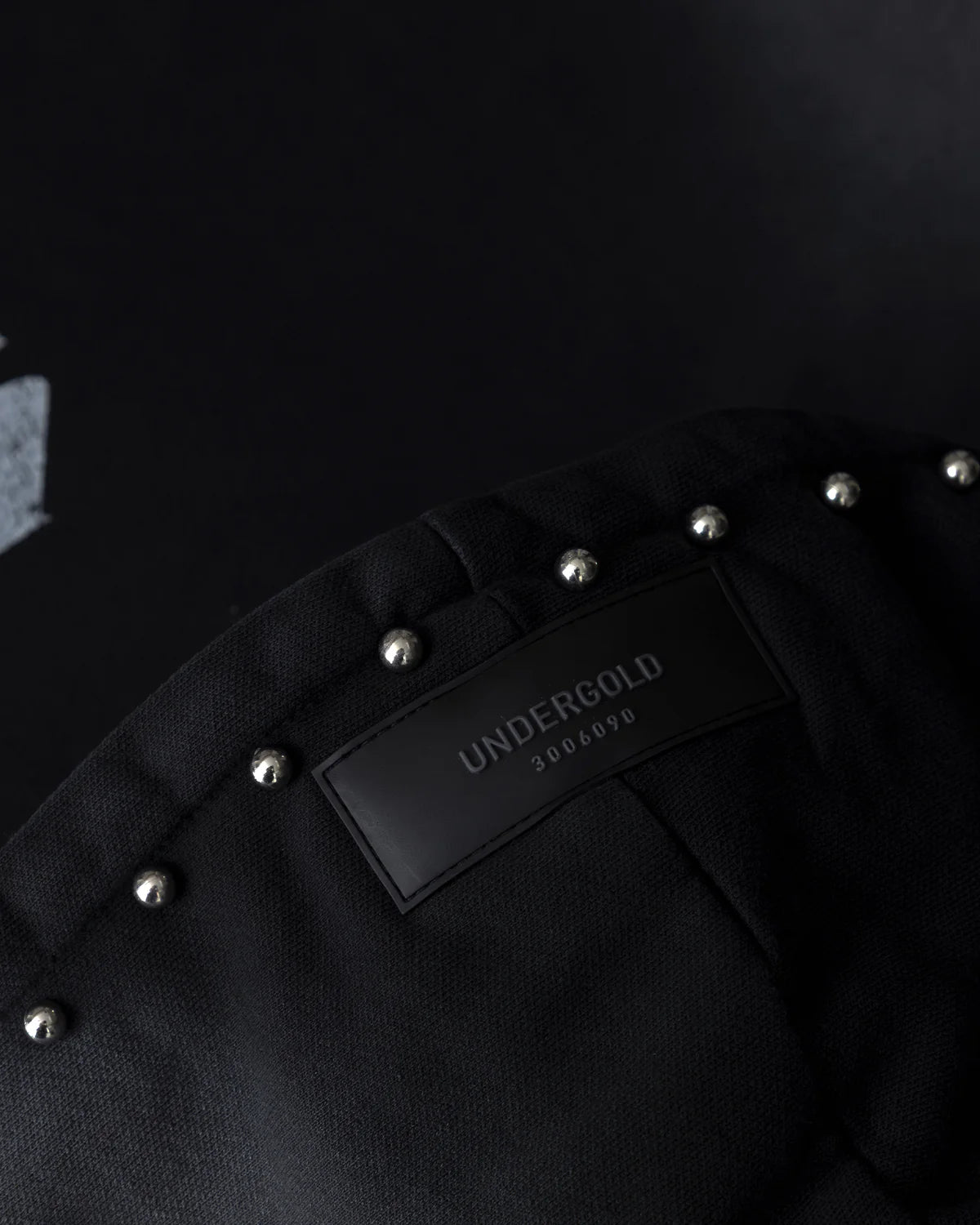 AGNUS DEI U STAR BOXY FIT HOODIE SMOKEY BLACK