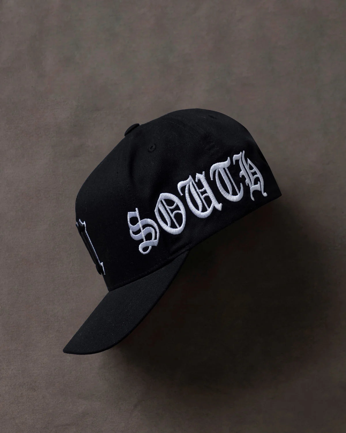 LINE U SOUTH HIGH CROWN CAP BLACK