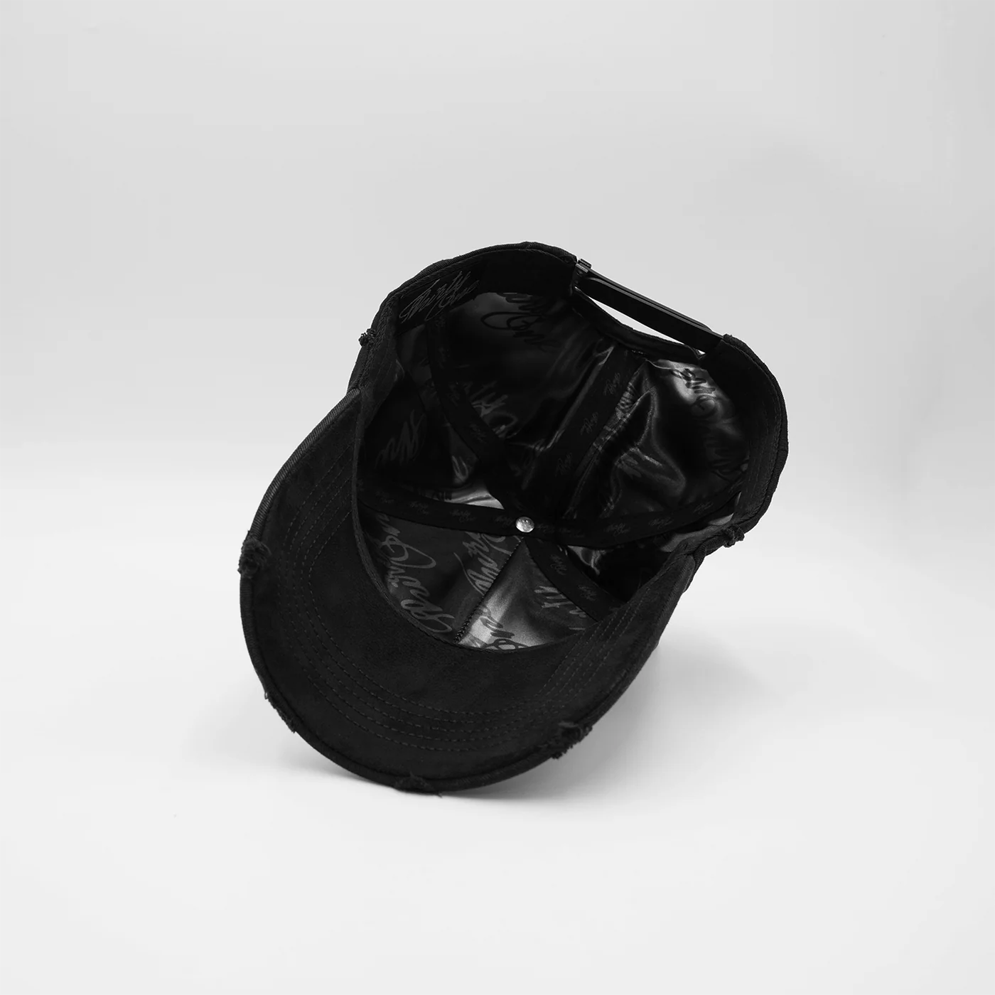 THIRTYONE HATS | FADE TO BLACK