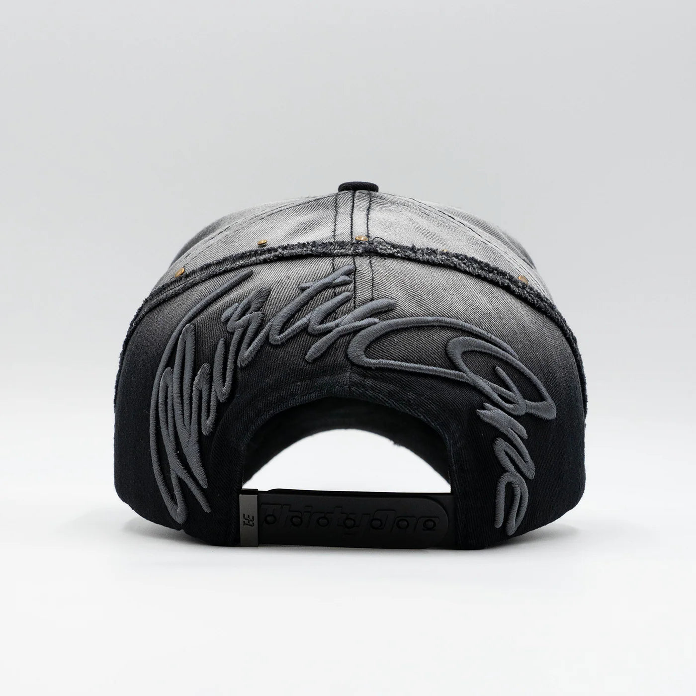 THIRTYONE HATS | FADE TO BLACK