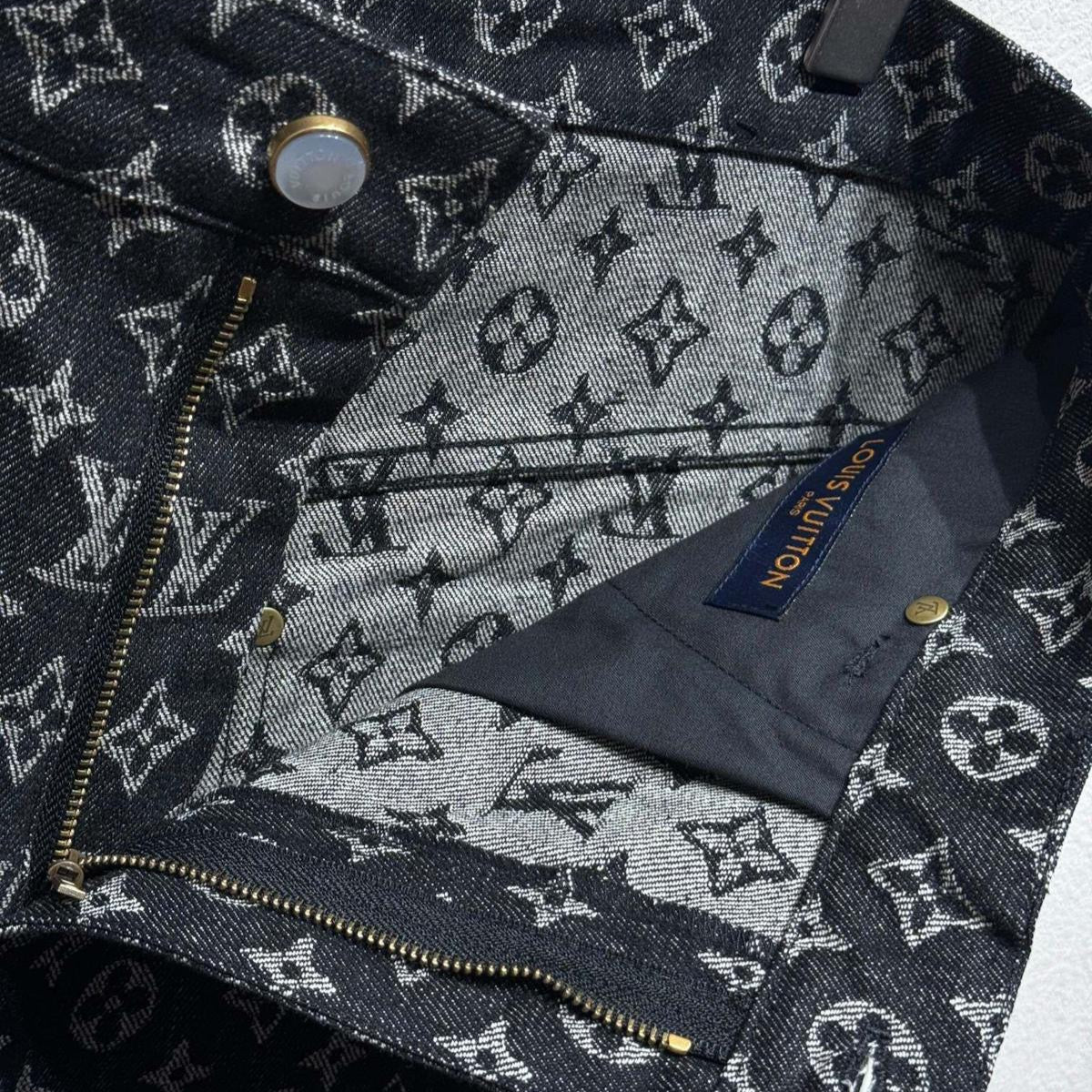 LV SHORT