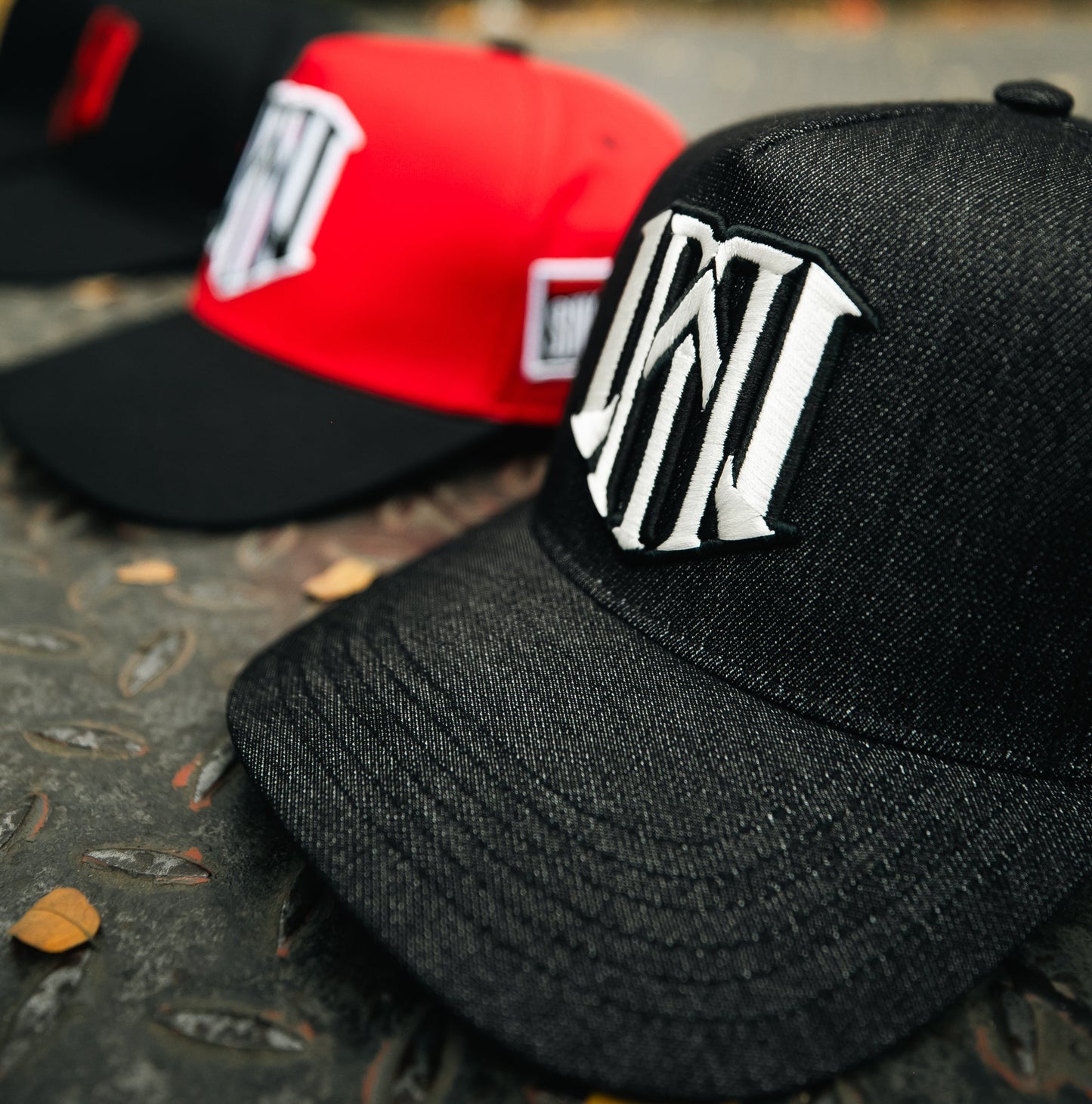 W Merch | Jean Plateado