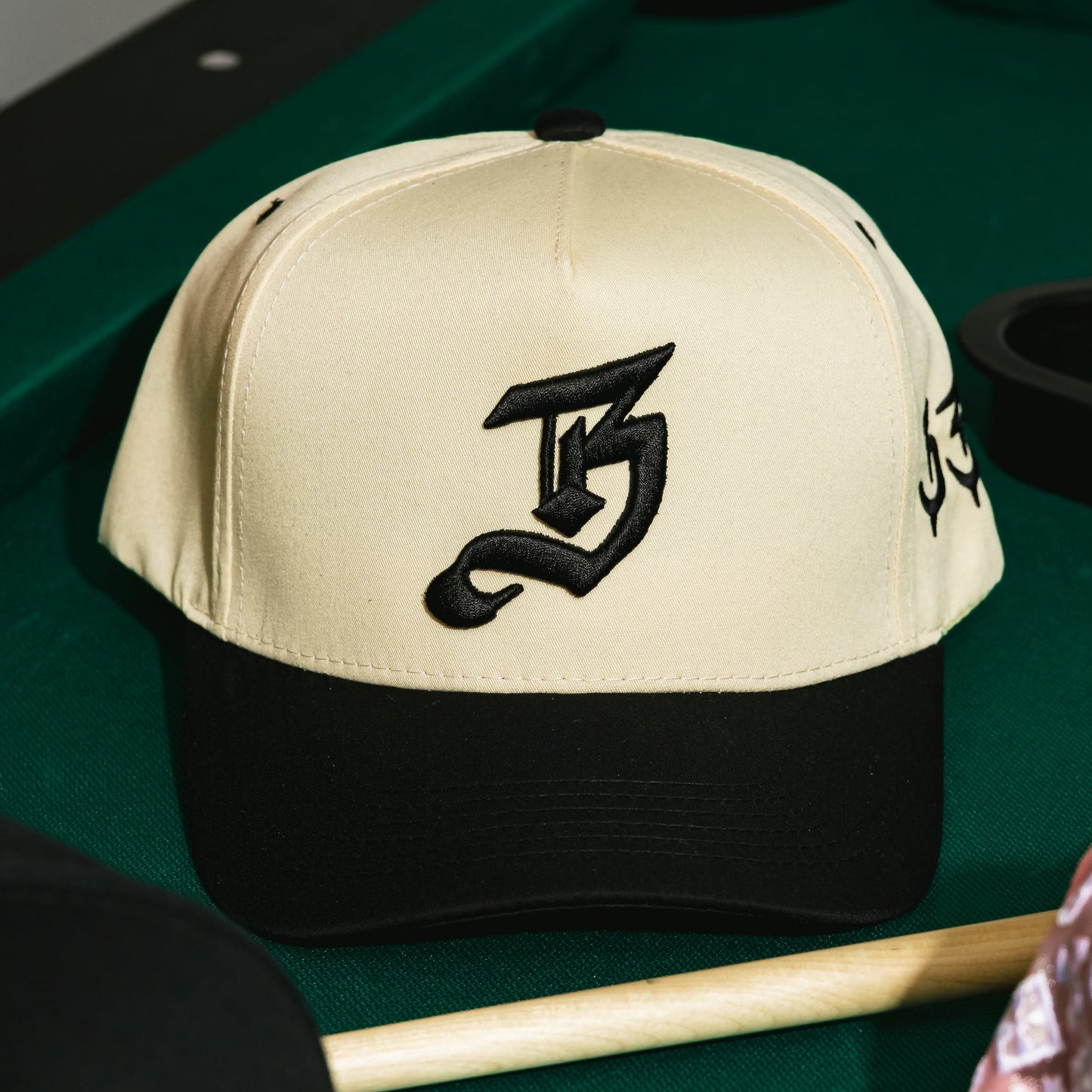 BLESSD MERCH | 333 BEIGE/NEGRO