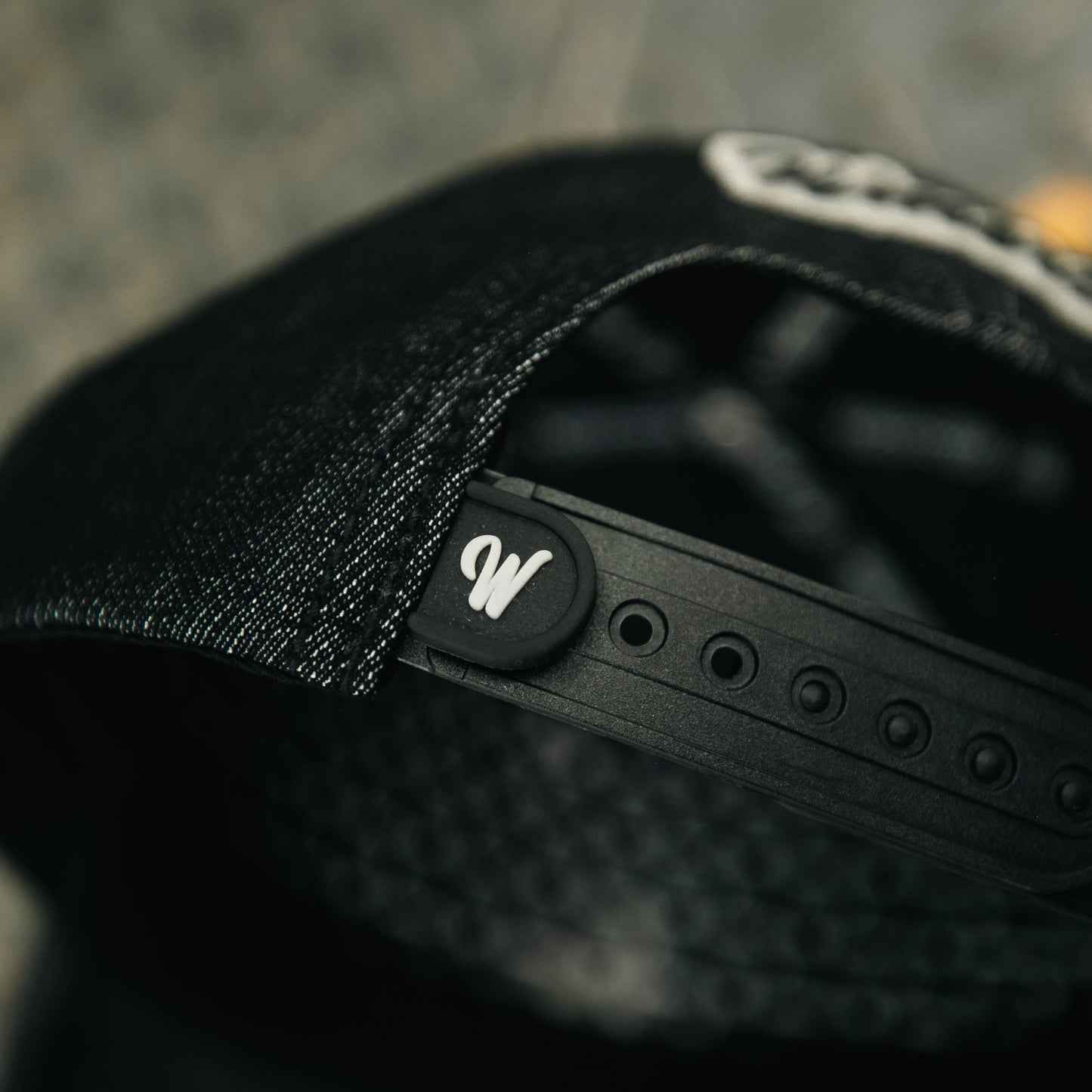 W Merch | Jean Plateado