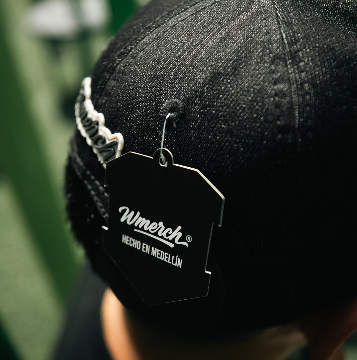 W Merch | Jean Plateado