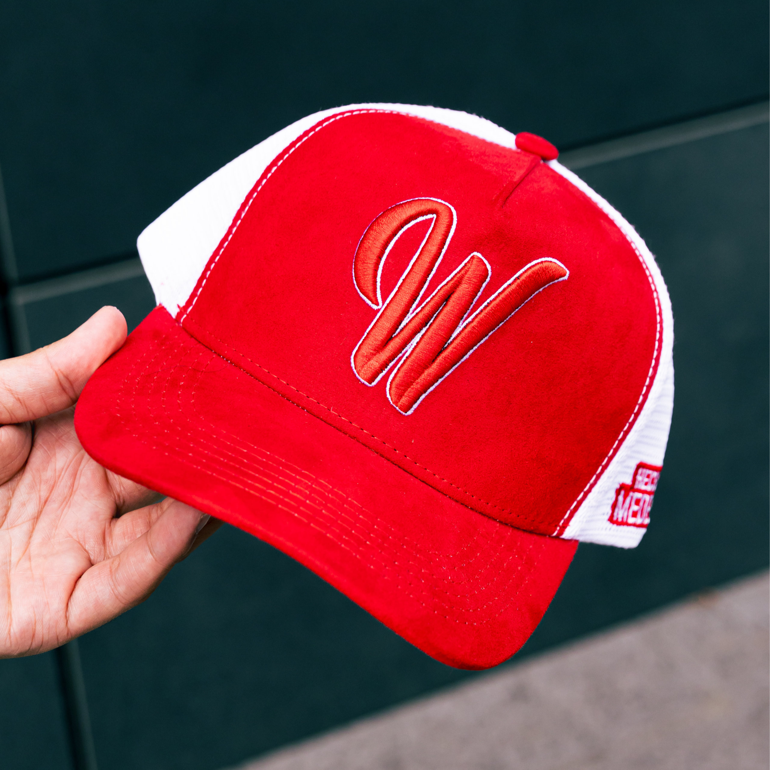 Gorra W Merch Drop Westcol Original Crew Edition - Drop #6 Classic Cap – Le tengo Gorra W Merch Drop Westcol Original Crew Edition - Drop #6 Classic Cap – Le tengo