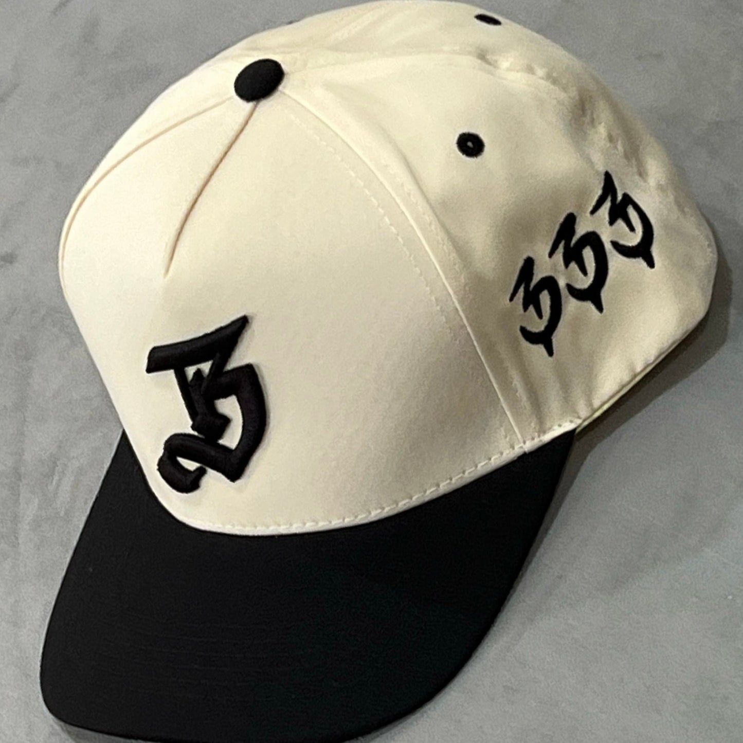 BLESSD MERCH | 333 BEIGE/NEGRO